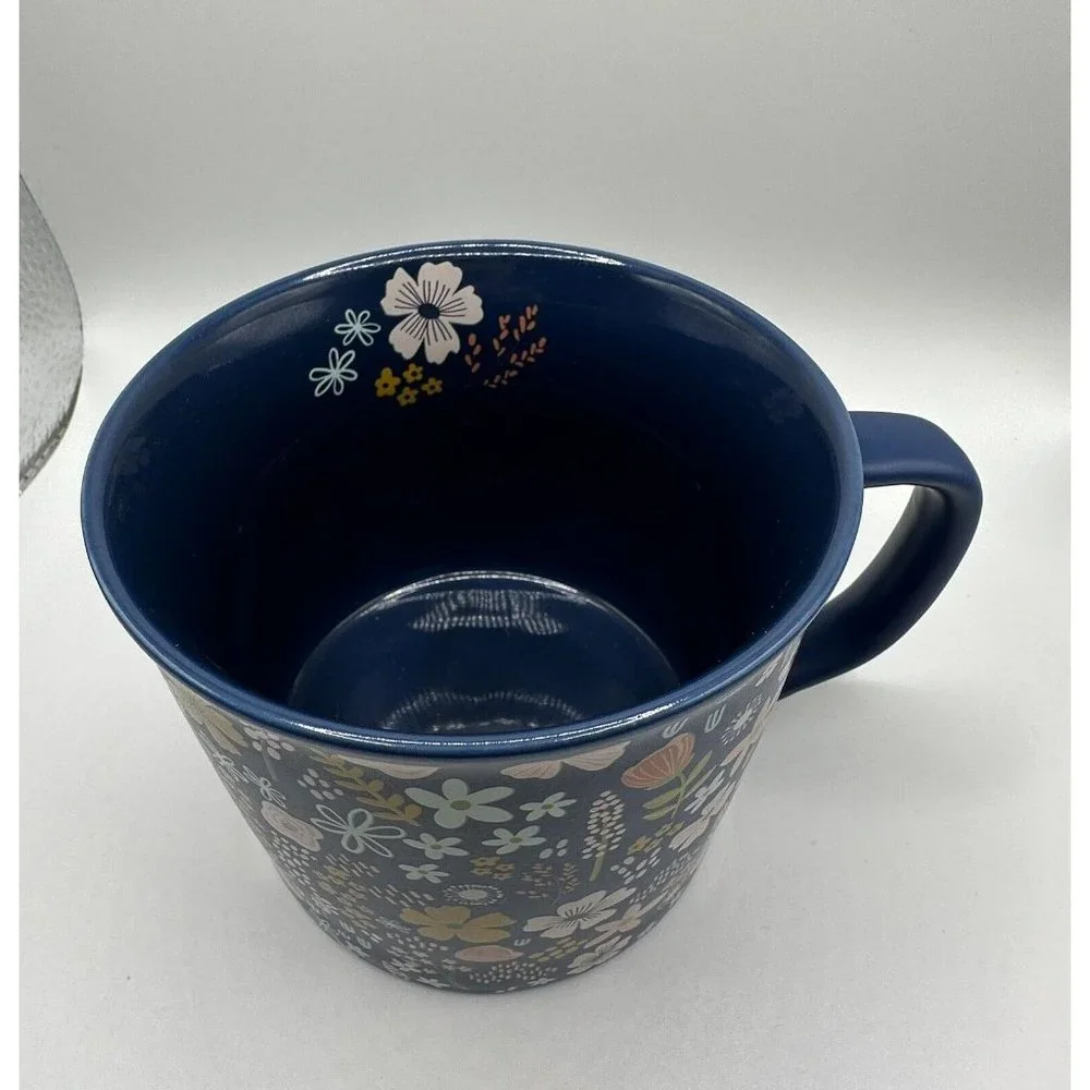 Primo Designs Blue Floral Coffee Tea‎ Mug, Vintage Flower Bouquet
